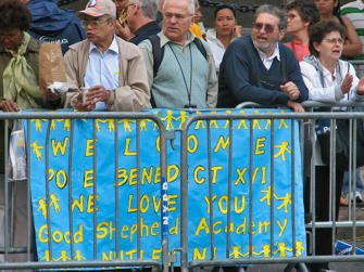 061 Waiting for the Pope.jpg